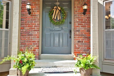 Wide entry means the movers will love you!