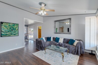 02-Living Area with Vaulted Ceiling