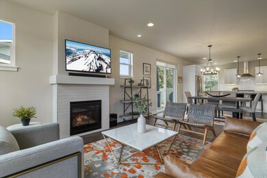 61085 SE Echo Lake Ct, Bend, OR 97702 - photo 4