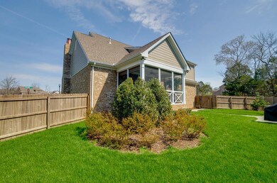 Custom built Screened-in Porch! Extra!!!