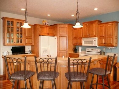 1339 Golden Eagle Ln, Bismarck, ND 58503 - photo 2