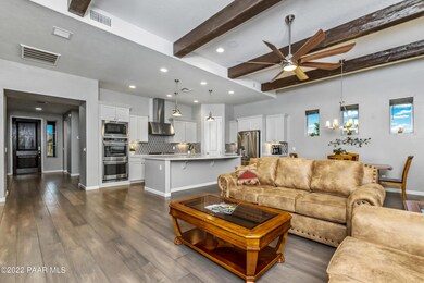 005_Living Room