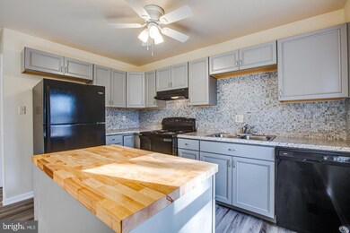 410 Olde Greenwich Cir, Fredericksburg, VA 22408 - photo 6