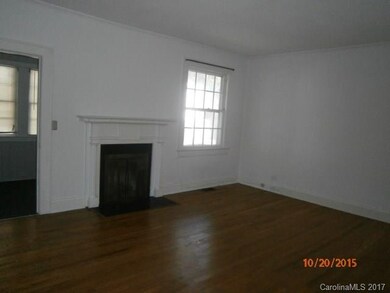 Family Room - Fireplace inoperable