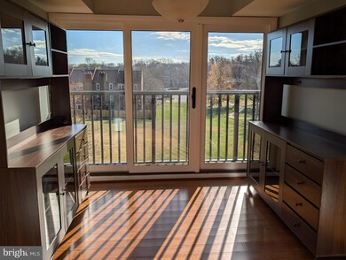 Treebrooke unit 404, Oakton, VA 22124 - photo 4