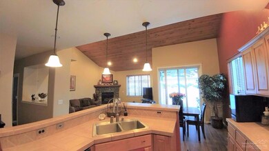 63109 Desert Sage St, Bend, OR 97701 - photo 2