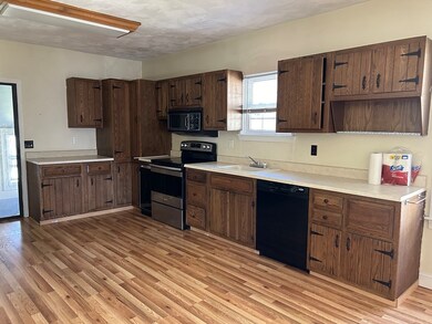 64 Bassett St, Pawtucket, RI 02861 - photo 3