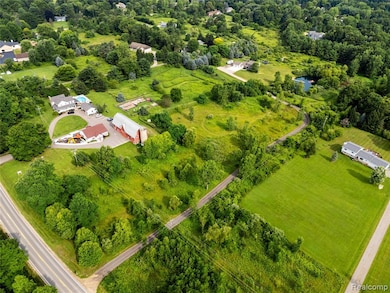 7741 Clyde Rd, Fenton, MI 48430 - photo 4