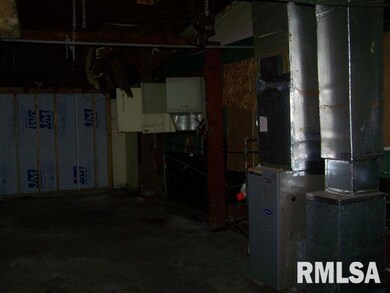 720 Bryan Ave, Lincoln, IL 62656 - photo 5