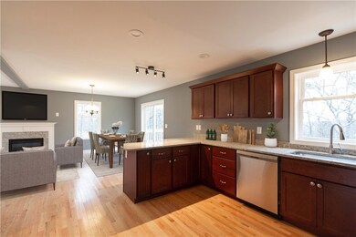 133 Spring Water Dr, Woonsocket, RI 02895 - photo 6