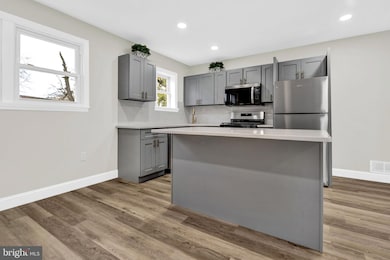 355 S 27th St, Camden, NJ 08105 - photo 5