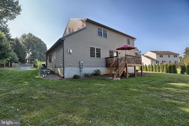 329 E Appletree Aly, Mount Joy, PA 17552 - photo 3