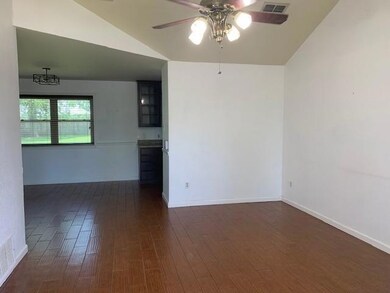 3965 Country Meadows Cir, Granbury, TX 76049 - photo 3