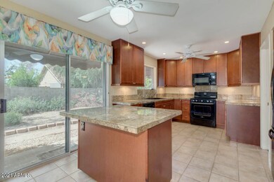 03 1517 W Impala Ave Kitchen