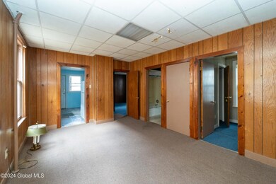 53 Mcclellan St, Schenectady, NY 12304 - photo 5