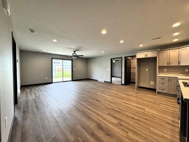 212 34th Ave W, Spencer, IA 51301 - photo 5