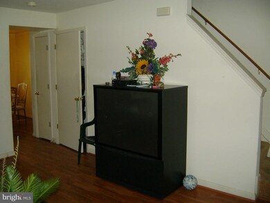 722 W Cherry Blossom Way, Baltimore, MD 21201 - photo 5