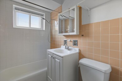6719 N Hermitage Ave unit 3A, Chicago, IL 60626 - photo 5