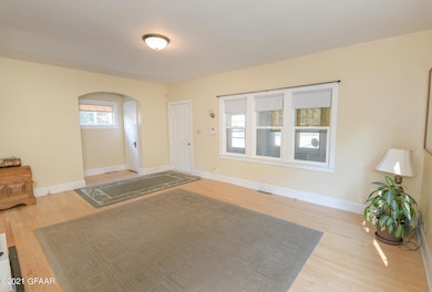 806 S 10th St, Grand Forks, ND 58201 - photo 6