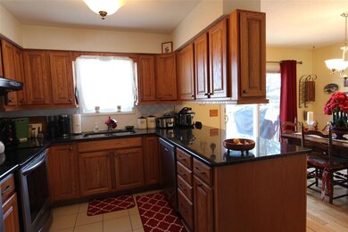 235 Mountain View Rd, Richmond, VT 05477 - photo 7