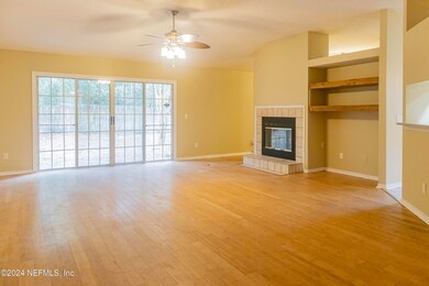 8066 Dickie Dr, Jacksonville, FL 32216 - photo 3