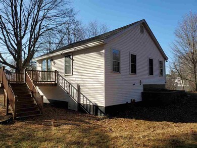 526A Mammoth Rd, Londonderry, NH 03053 - photo 5