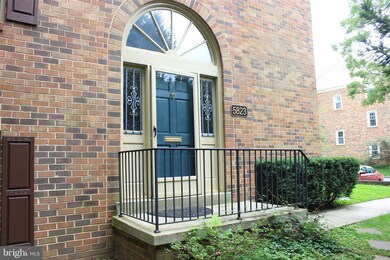 5823 Tudor Ln, Rockville, MD 20852 - photo 4