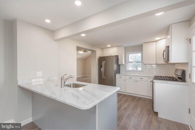 426 Lake St, Mount Ephraim, NJ 08059 - photo 2