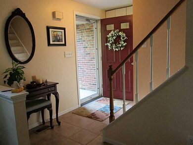 Entry/Foyer.