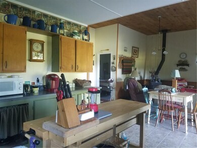 Great kitchen living room flow