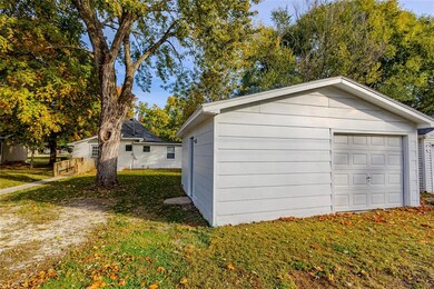 815 Grove St, Adel, IA 50003 - photo 3