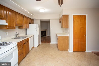144 Fenway Ave, Atco, NJ 08004 - photo 5