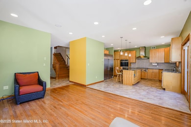 528 Rathbun Ave, Staten Island, NY 10312 - photo 6
