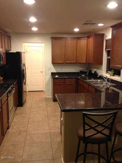 Granite Counter Tops & Breakfast Bar