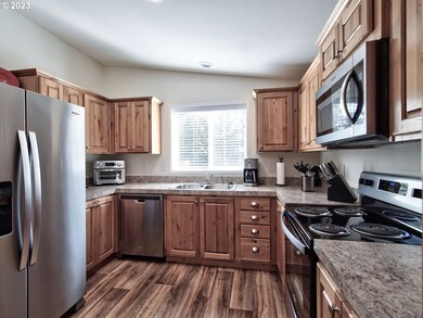 21979 Chalet Ct NE, Aurora, OR 97002 - photo 7