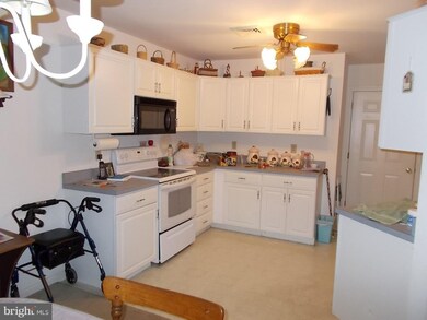 409 Deborah Ct, Chambersburg, PA 17201 - photo 3