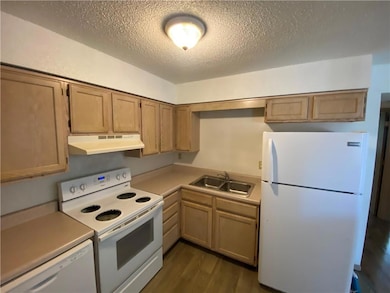 1406 SW Jefferson St, Lees Summit, MO 64081 - photo 6