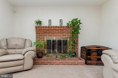 295 Pointfield Dr, Harpers Ferry, WV 25425 - photo 4