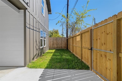 813 Barbara Mae St, Houston, TX 77015 - photo 6