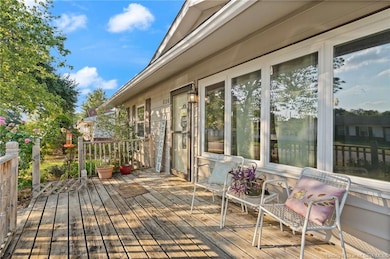 826 Sandra Dr, Jeffersonville, IN 47130 - photo 4