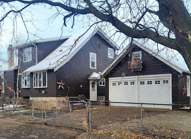 924 Grand St, Oshkosh, WI 54901 - photo 2