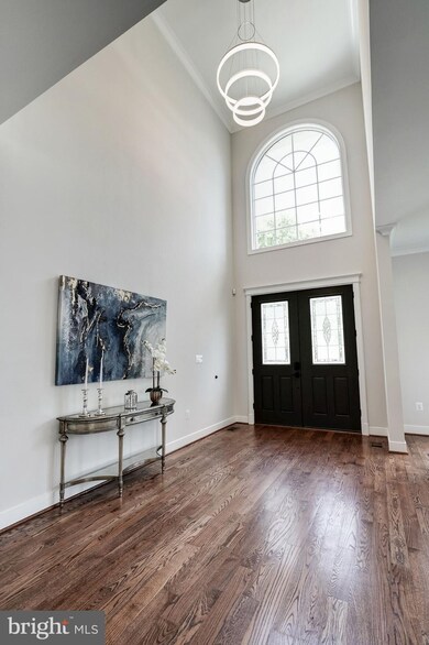 313 George St SW, Vienna, VA 22180 - photo 5