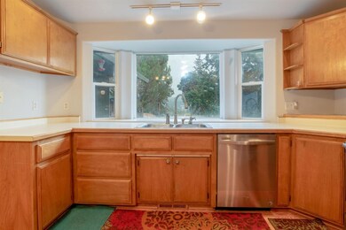 9992 Blackwell Rd, Central Point, OR 97502 - photo 5