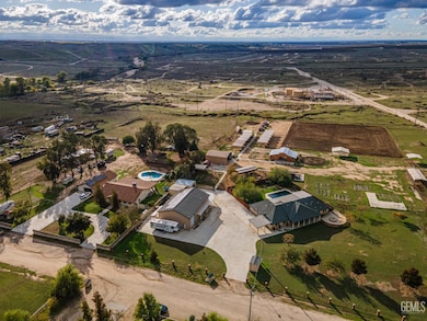 102 Anna Ln, Bakersfield, CA 93308 - photo 5