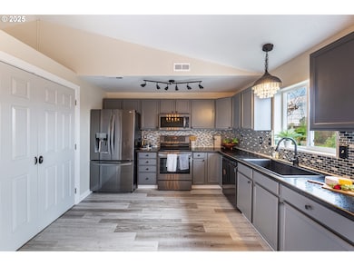 245 Chukar Cir, Umatilla, OR 97882 - photo 6