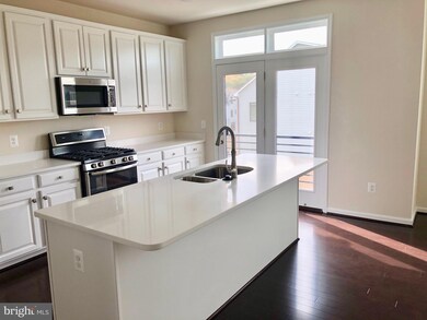 Lofts at Village Walk unit 202, Leesburg, VA 20175 - photo 6