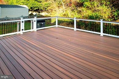 6825 Littlewood Ct, Sykesville, MD 21784 - photo 7