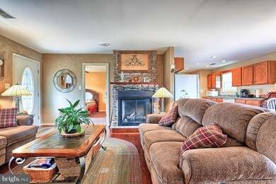 15280 Wedgewood Dr, Greencastle, PA 17225 - photo 7