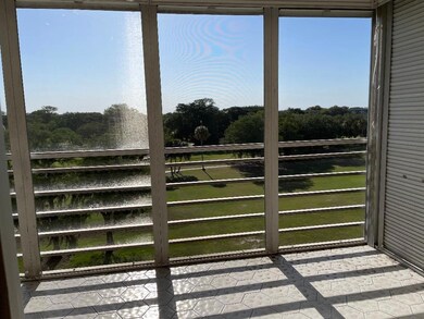 605 Oaks Dr unit 603, Pompano Beach, FL 33069 - photo 2