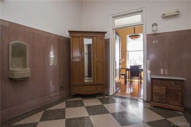 Top floor living - Unit 4A